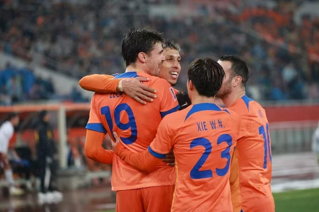 阿克里夫托豪取冠军，提前锁定出线资格的简单介绍